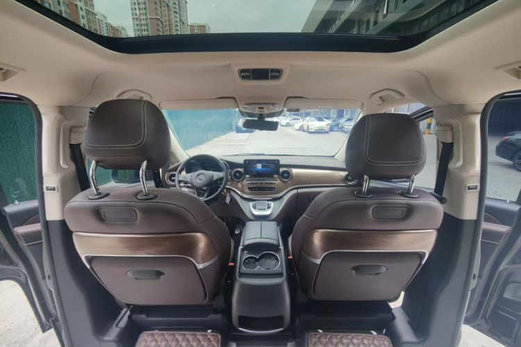 Used Mercedes-Benz V-Class 2022 V 260 L Long Wheelbase Prestige Edition Interior 4