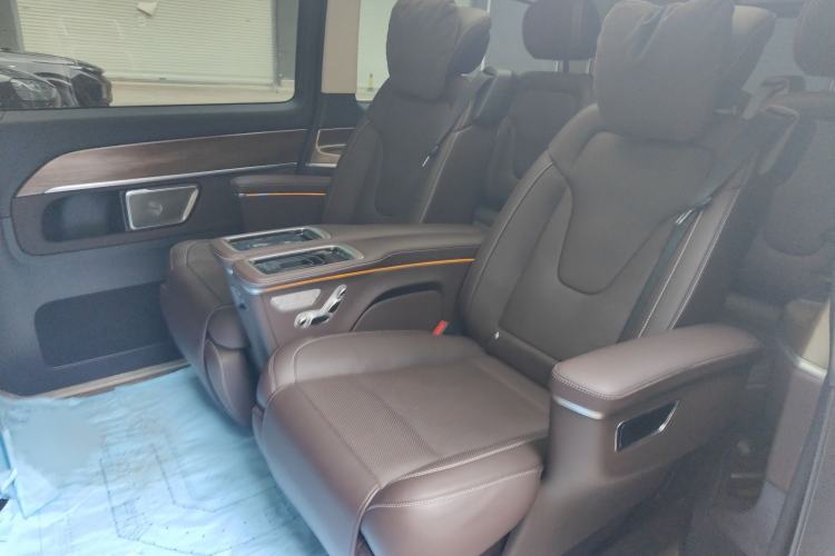 Used Mercedes-Benz V-Class 2022 V 260 L Long-wheelbase Luxury Edition Interior 4