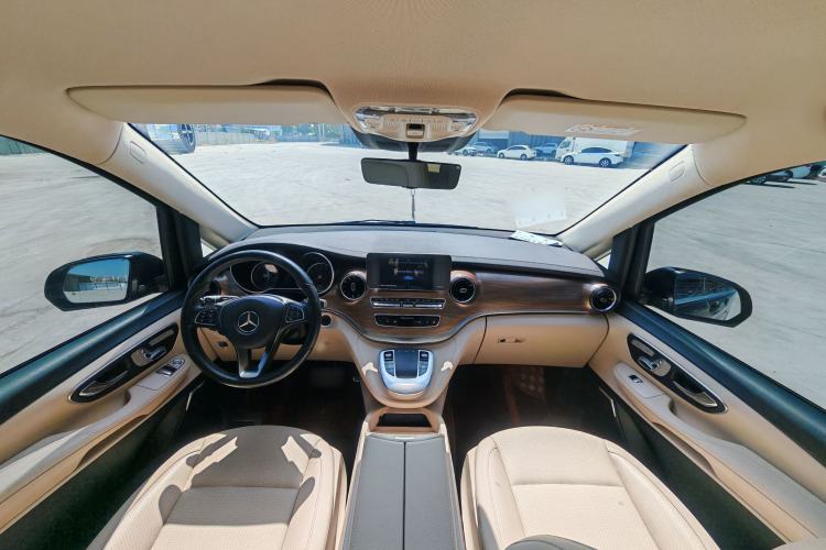 Used Mercedes-Benz V-Class 2022 V 260 L Long Wheelbase Prestige Edition Interior 5