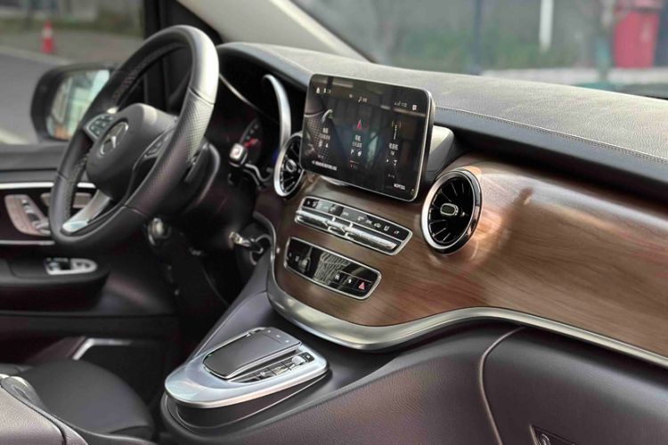 Used Mercedes-Benz V-Class 2022 V 260 L Long-wheelbase Luxury Edition Interior 5