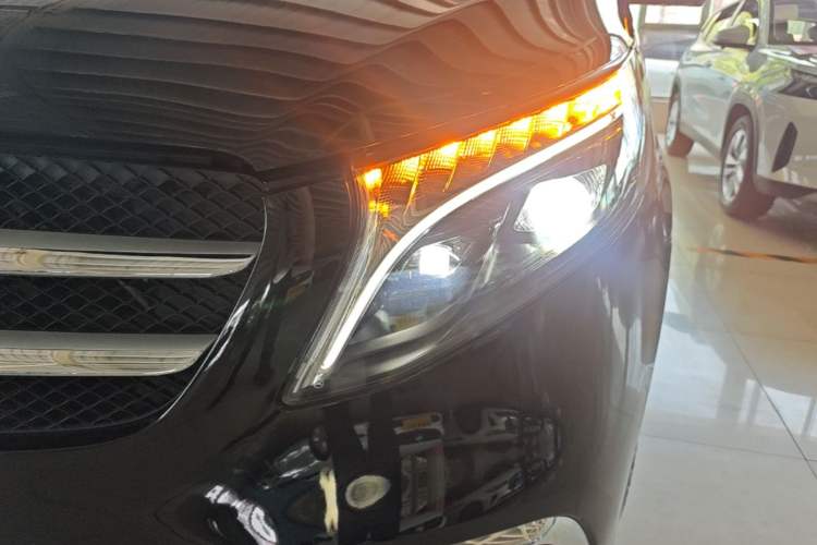 Used Mercedes-Benz V-Class 2022 V 260 Prestige Edition Left Front Headlight