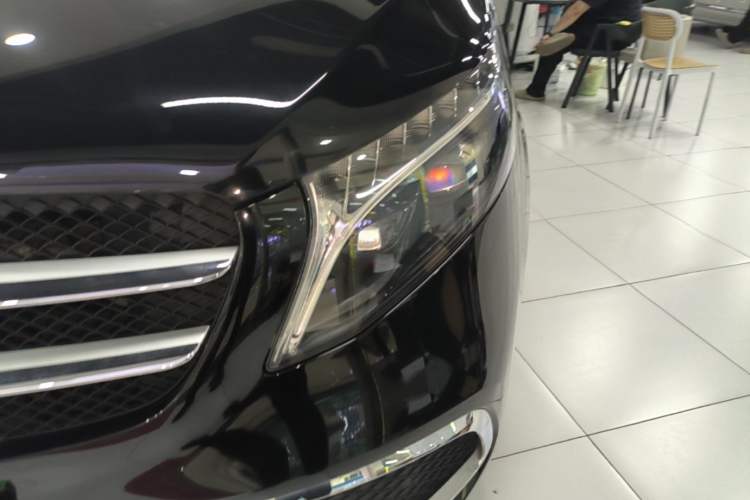 Used Mercedes-Benz V-Class 2022 V 260 Prestige Edition Left Front Headlight