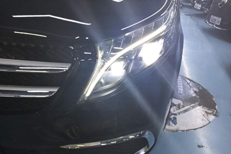 Used Mercedes-Benz V-Class 2022 V 260 Prestige Edition Left Front Headlight