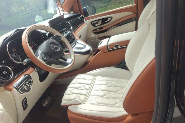 Used Mercedes-Benz V-Class 2022 V 260 L Long Wheelbase Prestige Edition Left Front Seat
