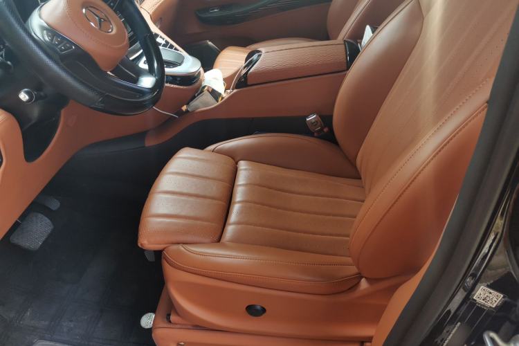 Used Mercedes-Benz V-Class 2022 V 260 Avantgarde Edition Left Front Seat