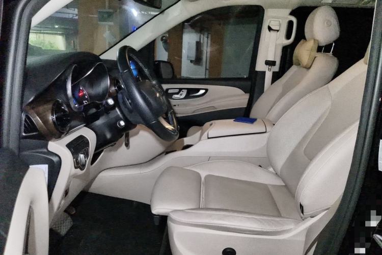 Used Mercedes-Benz V-Class 2022 V 260 Avantgarde Edition Left Front Seat