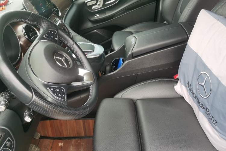 Used Mercedes-Benz V-Class 2022 V 260 Avantgarde Edition Left Front Seat
