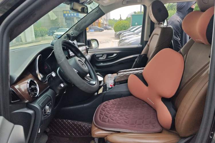 Used Mercedes-Benz V-Class 2022 V 260 Avantgarde Edition Left Front Seat