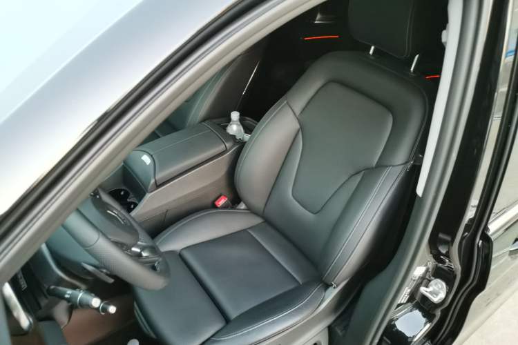 Used Mercedes-Benz V-Class 2022 V 260 Prestige Edition Left Front Seat
