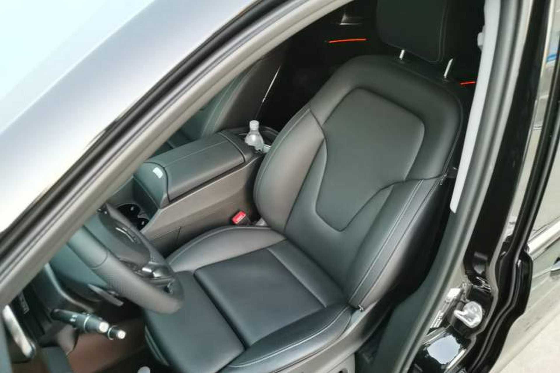 Used Mercedes-Benz V-Class 2022 V 260 Prestige Edition Left Front Seat