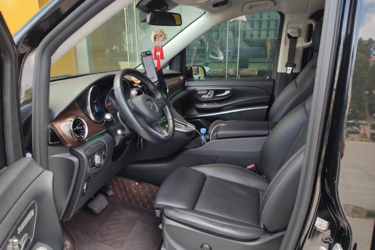 Used Mercedes-Benz V-Class 2022 V 260 Avantgarde Edition Left Front Seat