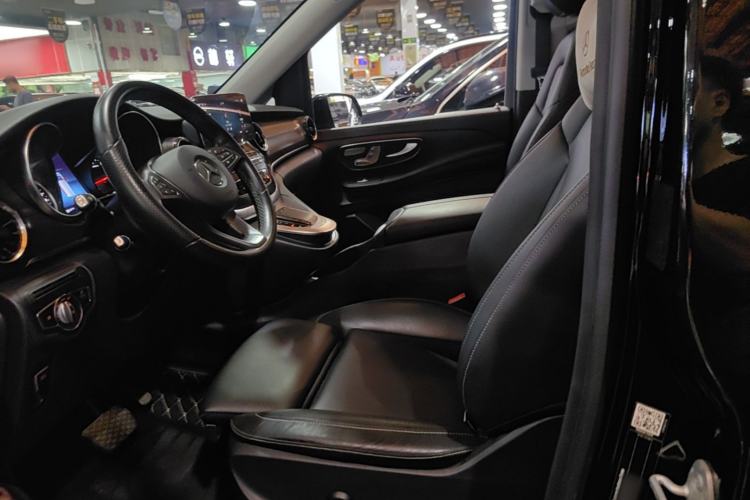 Used Mercedes-Benz V-Class 2022 V 260 Avantgarde Edition Left Front Seat