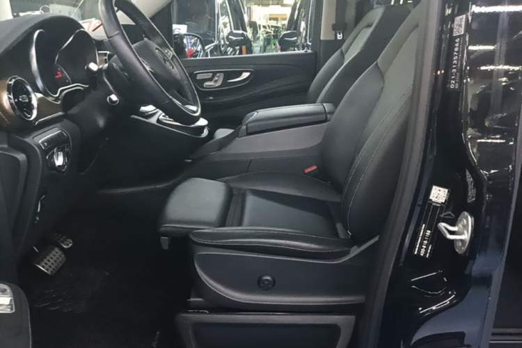 Used Mercedes-Benz V-Class 2022 V 260 Prestige Edition Left Front Seat