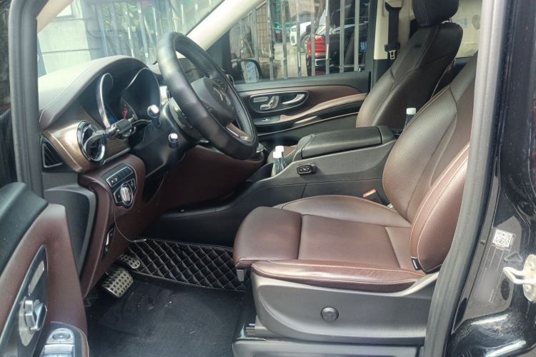 Used Mercedes-Benz V-Class 2022 V 260 L Long Wheelbase Prestige Edition Left Front Seat