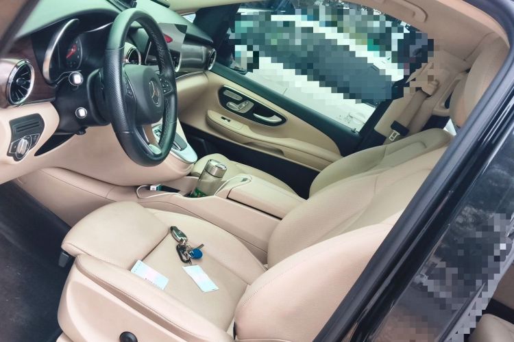 Used Mercedes-Benz V-Class 2022 V 260 Avantgarde Edition Left Front Seat