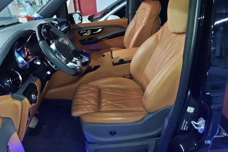 Used Mercedes-Benz V-Class 2022 V 260 Avantgarde Edition Left Front Seat