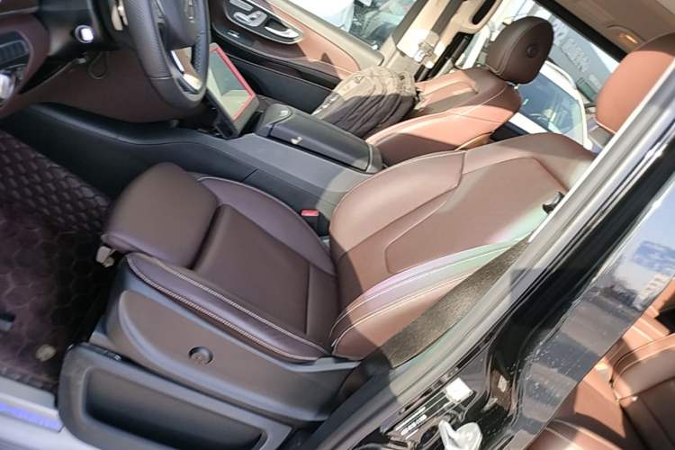 Used Mercedes-Benz V-Class 2022 V 260 L Long Wheelbase Prestige Edition Left Front Seat