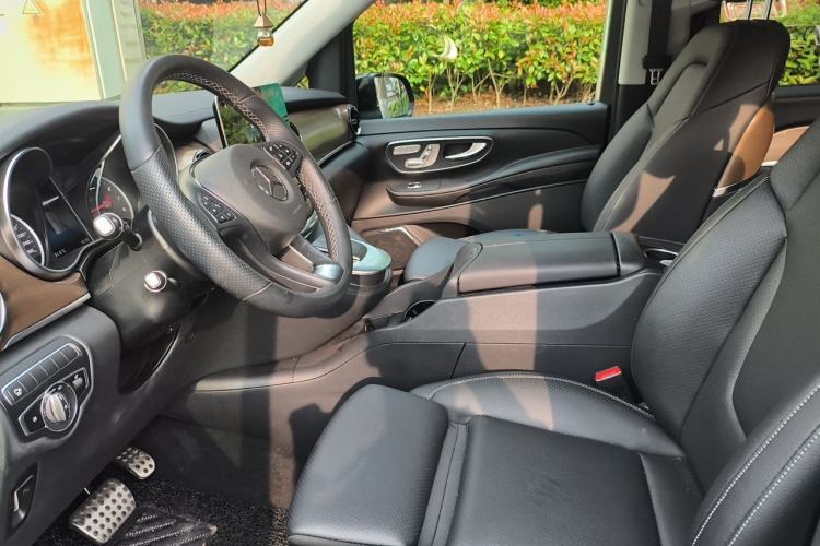 Used Mercedes-Benz V-Class 2022 V 260 Prestige Edition Left Front Seat