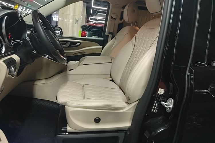 Used Mercedes-Benz V-Class 2022 V 260 Avantgarde Edition Left Front Seat