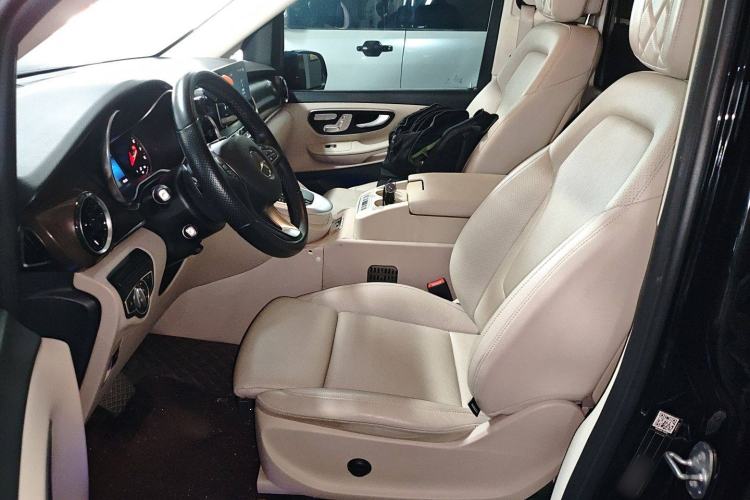 Used Mercedes-Benz V-Class 2022 V 260 Avantgarde Edition Left Front Seat