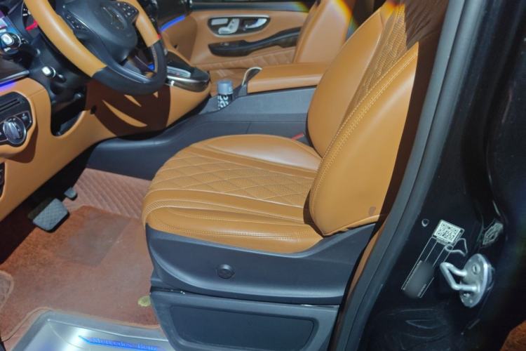 Used Mercedes-Benz V-Class 2022 V 260 Avantgarde Edition Left Front Seat