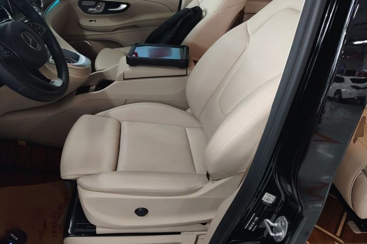 Used Mercedes-Benz V-Class 2022 V 260 L Long Wheelbase Prestige Edition Left Front Seat