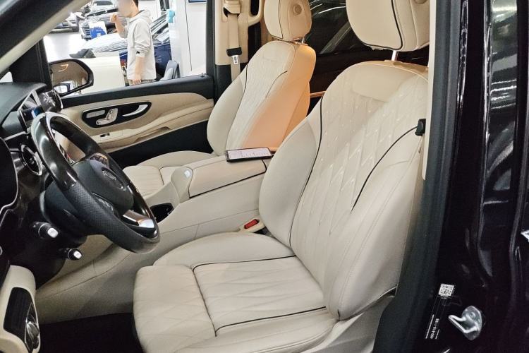 Used Mercedes-Benz V-Class 2022 V 260 Avantgarde Edition Left Front Seat