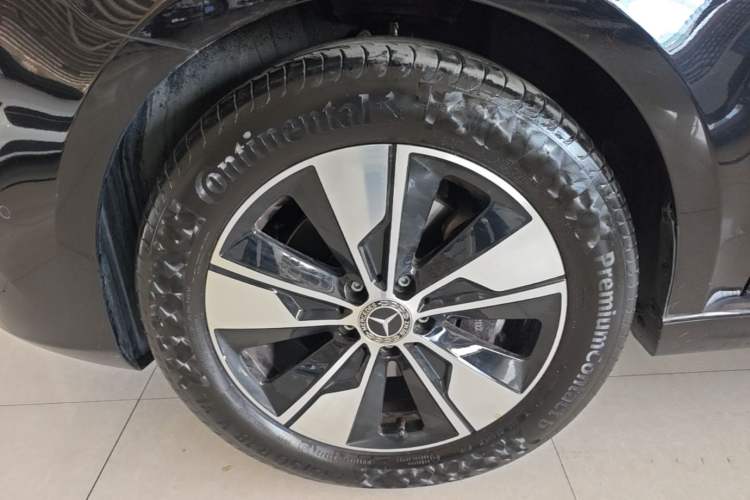 Used Mercedes-Benz V-Class 2022 V 260 Prestige Edition Left Front Wheel Hub