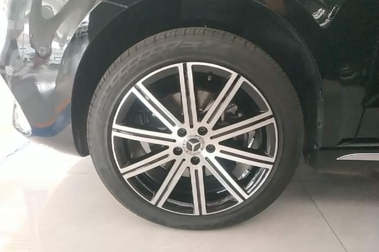Used Mercedes-Benz V-Class 2022 V 260 L Long-wheelbase Luxury Edition Left Front Wheel Hub