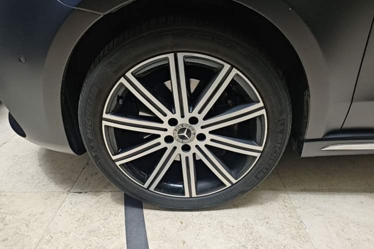 Used Mercedes-Benz V-Class 2022 V 260 L Long-wheelbase Luxury Edition Left Front Wheel Hub