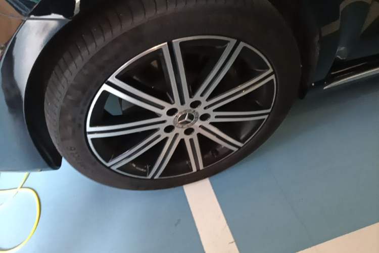 Used Mercedes-Benz V-Class 2022 V 260 L Long-wheelbase Luxury Edition Left Front Wheel Hub