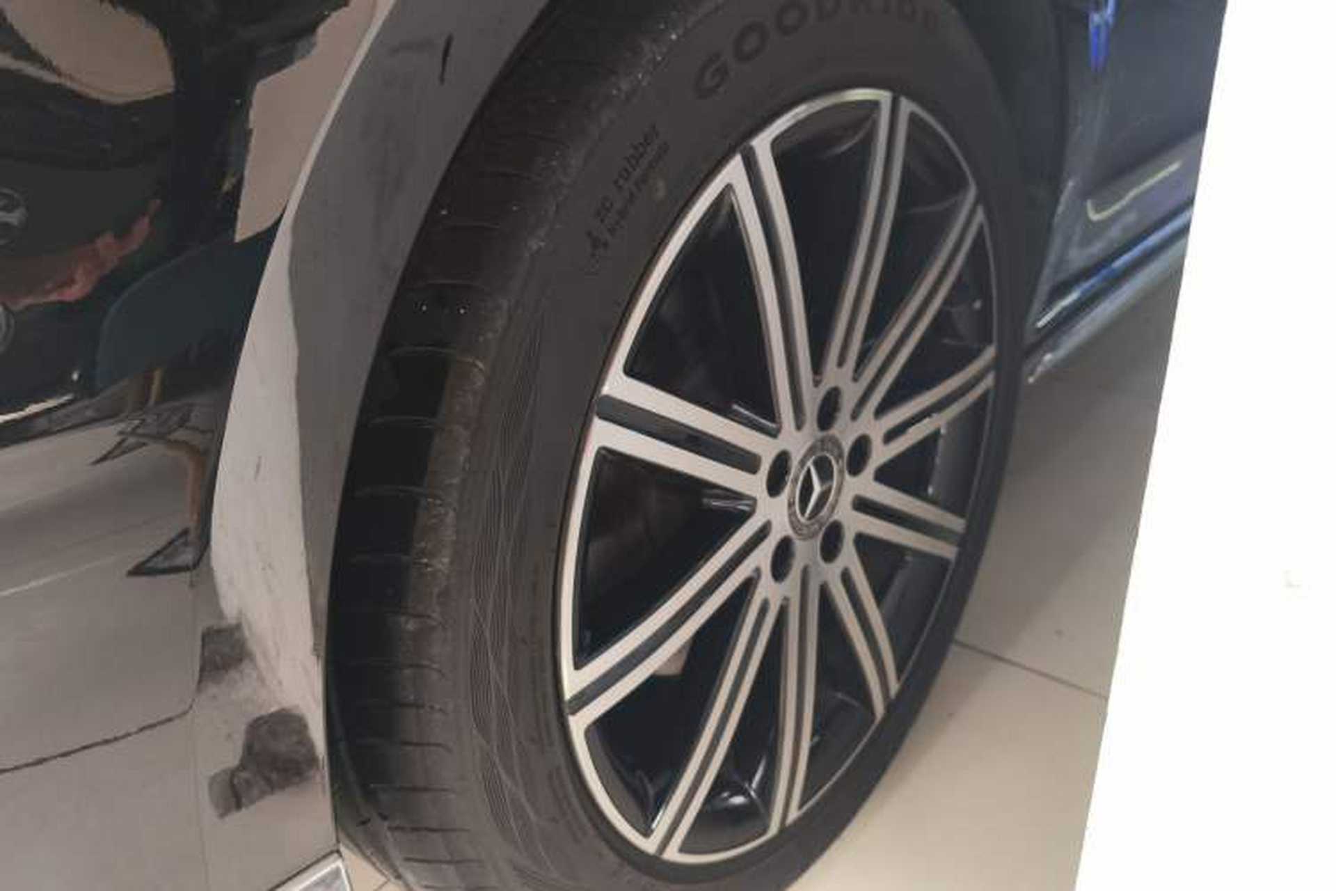 Used Mercedes-Benz V-Class 2022 V 260 L Long-wheelbase Luxury Edition Left Front Wheel Hub