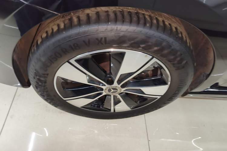 Used Mercedes-Benz V-Class 2022 V 260 L Long Wheelbase Prestige Edition Left Front Wheel Hub