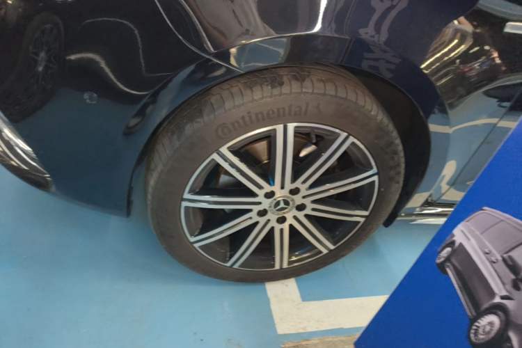Used Mercedes-Benz V-Class 2022 V 260 L Long-wheelbase Luxury Edition Left Front Wheel Hub
