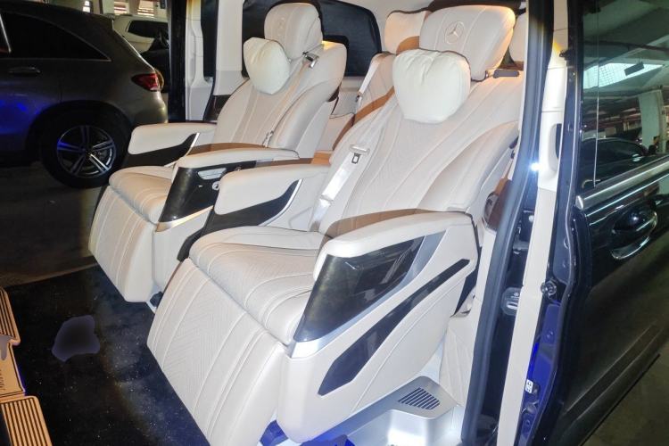 Used Mercedes-Benz V-Class 2022 V 260 Avantgarde Edition Left Rear Seat