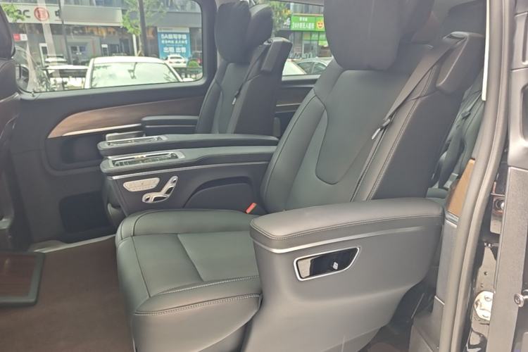 Used Mercedes-Benz V-Class 2022 V 260 L Long-wheelbase Luxury Edition Left Rear Seat