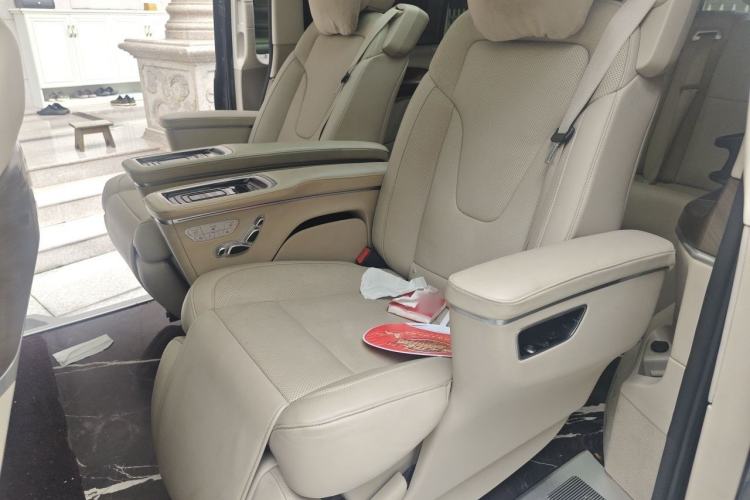 Used Mercedes-Benz V-Class 2022 V 260 L Long-wheelbase Luxury Edition Left Rear Seat