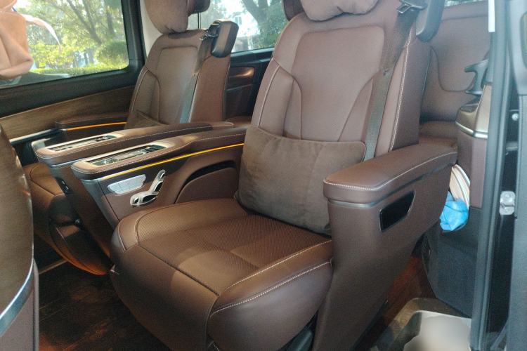 Used Mercedes-Benz V-Class 2022 V 260 L Long-wheelbase Luxury Edition Left Rear Seat
