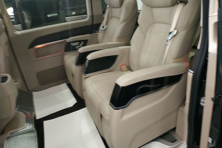 Used Mercedes-Benz V-Class 2022 V 260 Avantgarde Edition Left Rear Seat