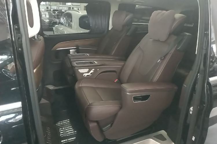 Used Mercedes-Benz V-Class 2022 V 260 L Long-wheelbase Luxury Edition Left Rear Seat