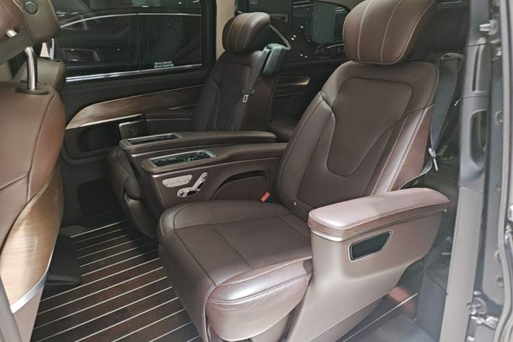 Used Mercedes-Benz V-Class 2022 V 260 L Long-wheelbase Luxury Edition Left Rear Seat