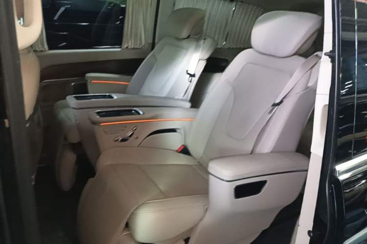 Used Mercedes-Benz V-Class 2022 V 260 L Long-wheelbase Luxury Edition Left Rear Seat