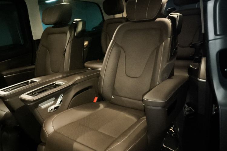 Used Mercedes-Benz V-Class 2022 V 260 L Long-wheelbase Luxury Edition Left Rear Seat
