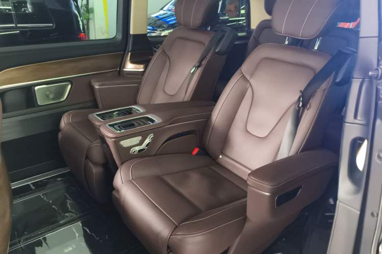 Used Mercedes-Benz V-Class 2022 V 260 L Long-wheelbase Luxury Edition Left Rear Seat