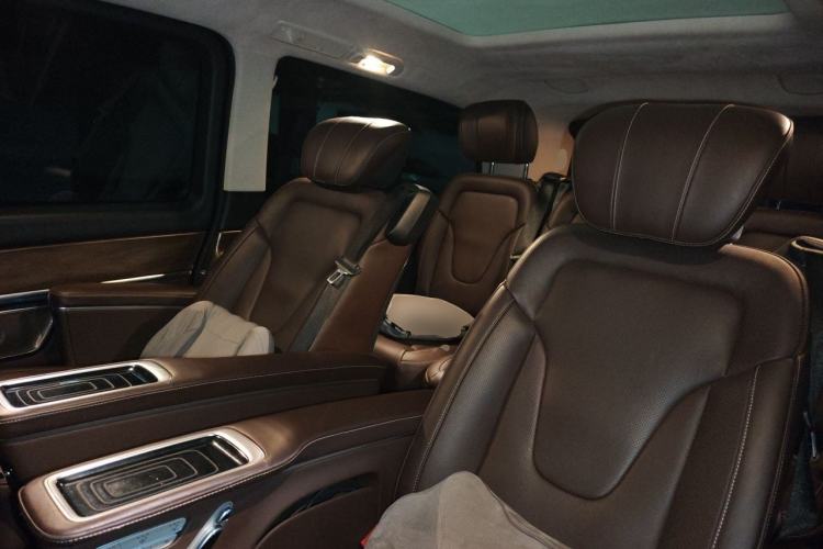 Used Mercedes-Benz V-Class 2022 V 260 L Long-wheelbase Luxury Edition Left Rear Seat