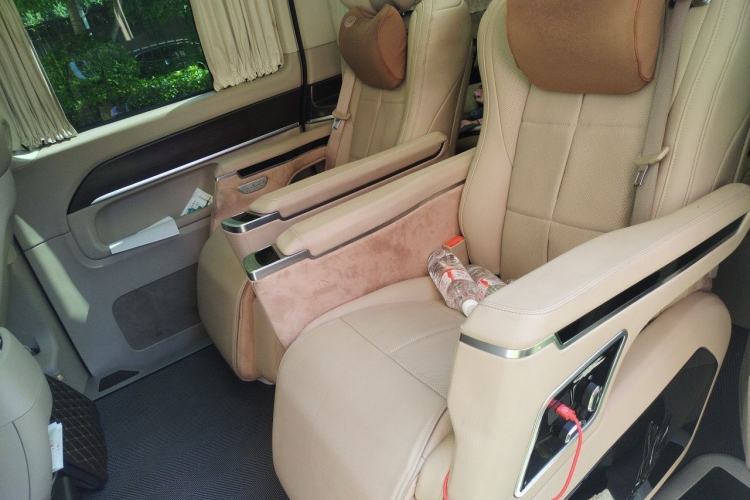 Used Mercedes-Benz V-Class 2022 V 260 Avantgarde Edition Left Rear Seat