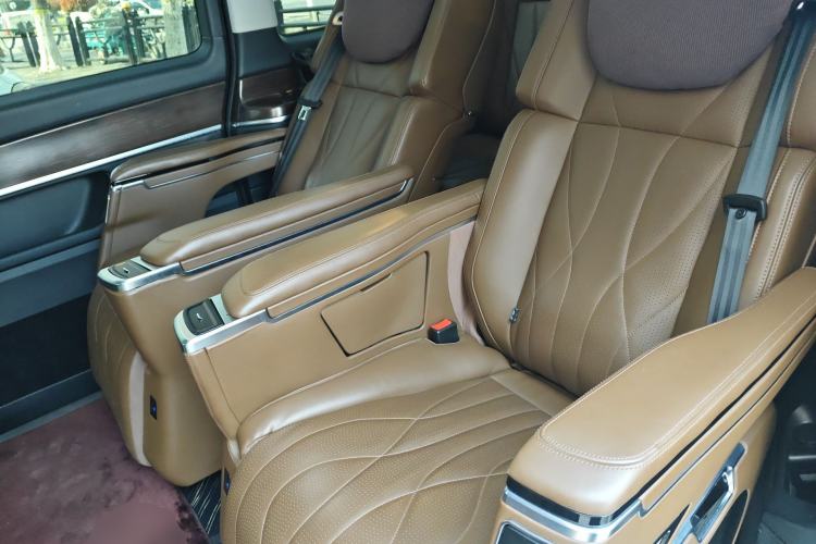 Used Mercedes-Benz V-Class 2022 V 260 Avantgarde Edition Left Rear Seat