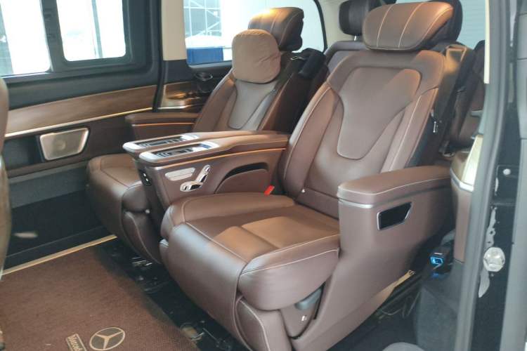 Used Mercedes-Benz V-Class 2022 V 260 L Long-wheelbase Luxury Edition Left Rear Seat