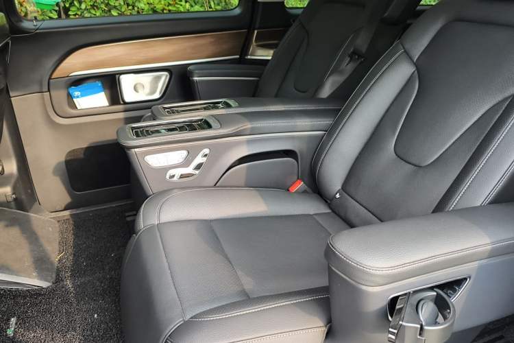 Used Mercedes-Benz V-Class 2022 V 260 Prestige Edition Left Rear Seat
