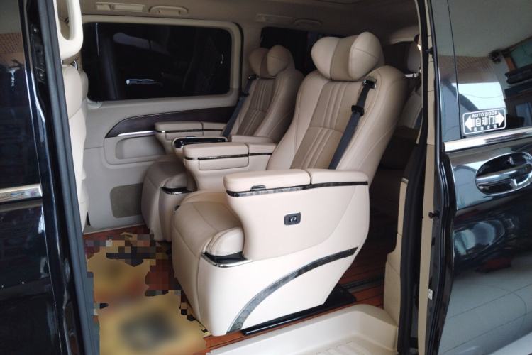 Used Mercedes-Benz V-Class 2022 V 260 Avantgarde Edition Left Rear Seat
